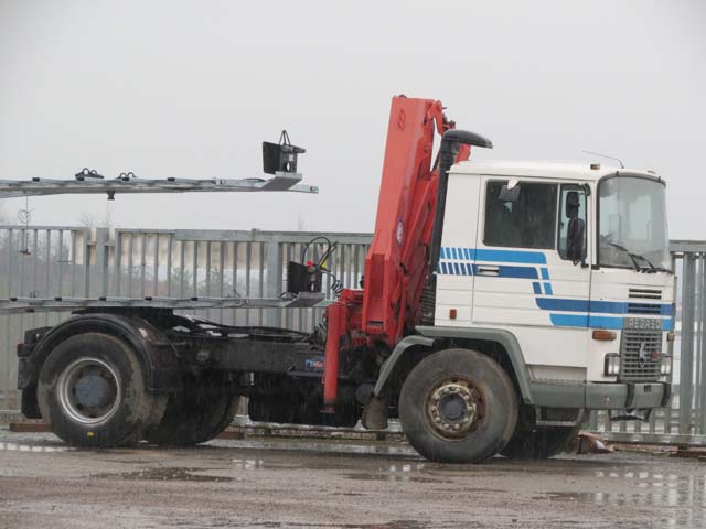 Tractora de la serie Tecno 1231T con cabina corta, equipada con el motor 12 litros de 310 CV.